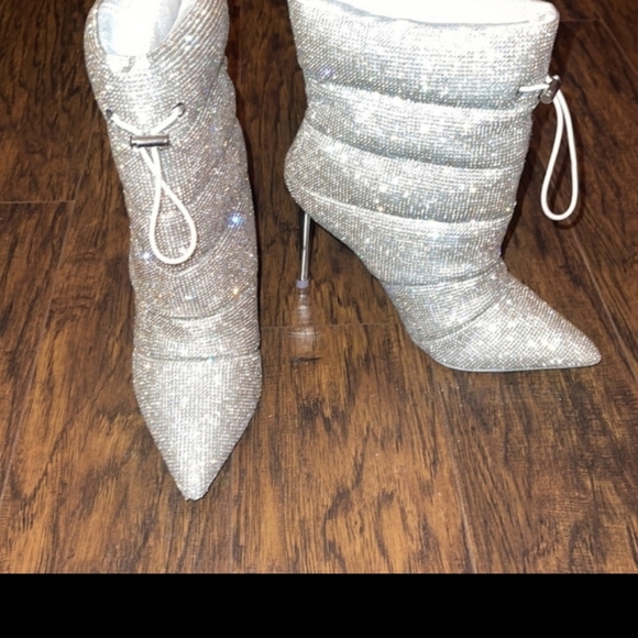 Steve Madden Cloak R, Rhinestone - Picture 2 of 10